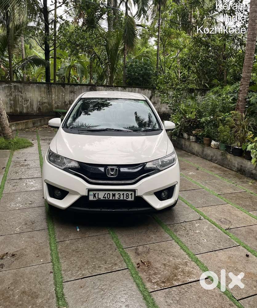 Recently Serviced Full Option Honda Jazz With Less Km
