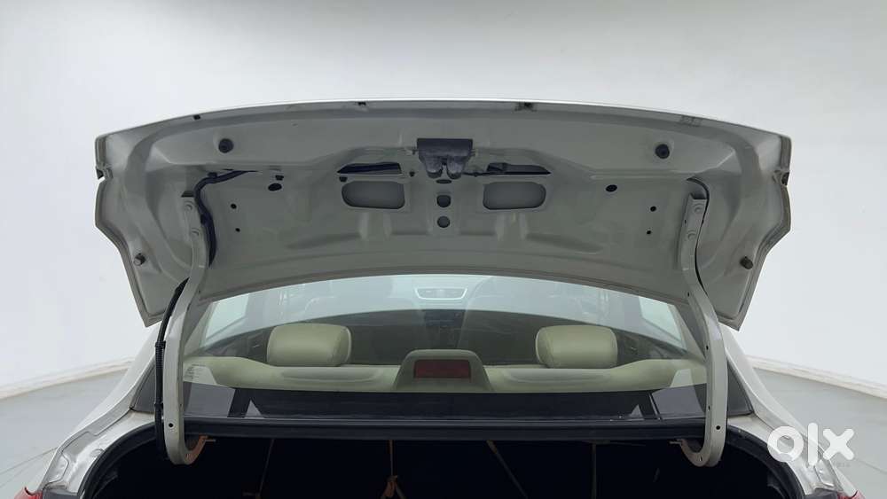 Maruti Suzuki Swift Dzire 1.3 Vxi, 2016, Petrol