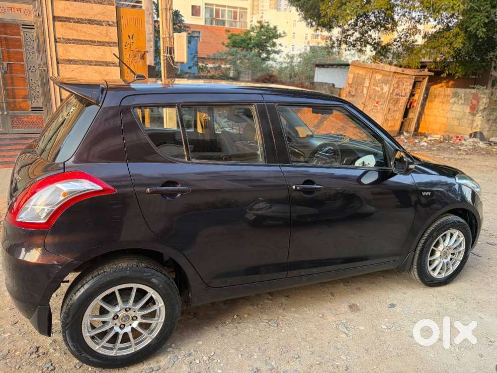 Maruti Suzuki Swift 2015 Vxi (mysterious Violet)