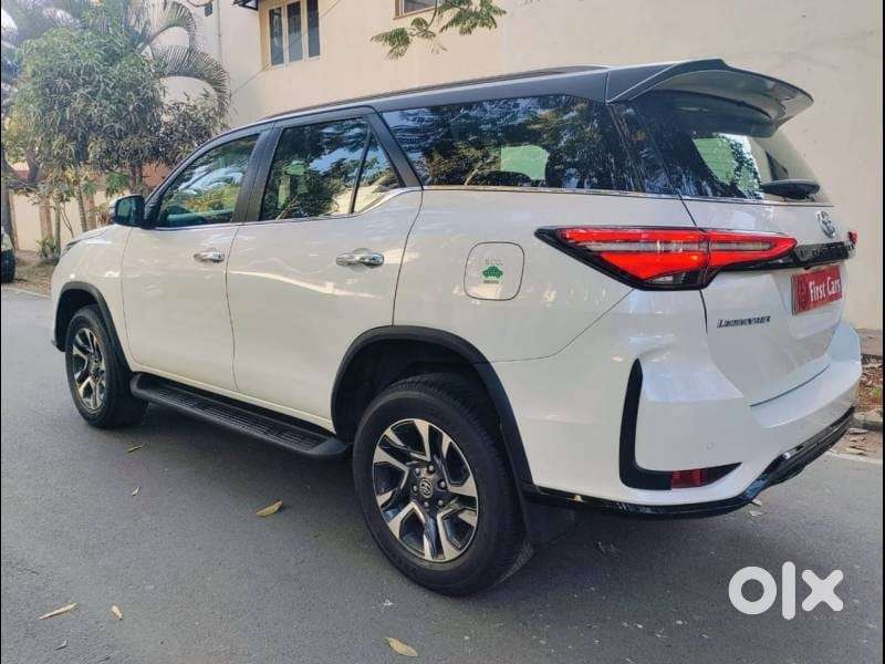 Toyota Fortuner Legender