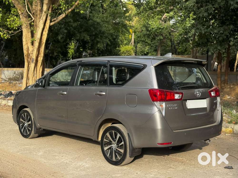 Toyota Innova Crysta 2.4 G Mt 7 Str, 2022, Diesel