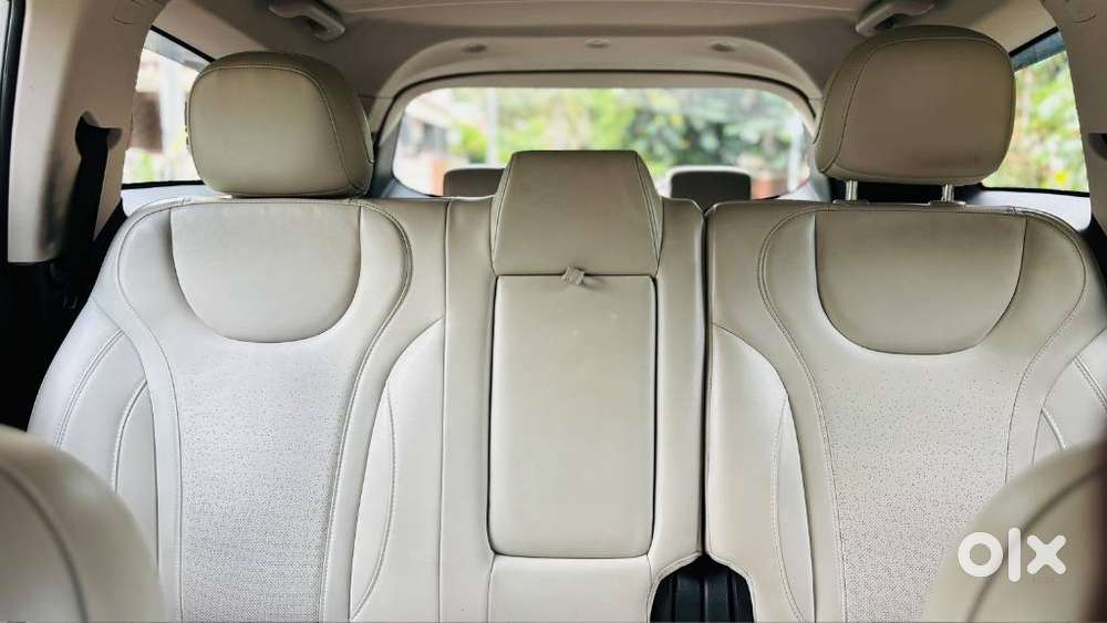Mahindra Xuv700 2.2 Ax 7 Diesel At Str, 2021, Diesel