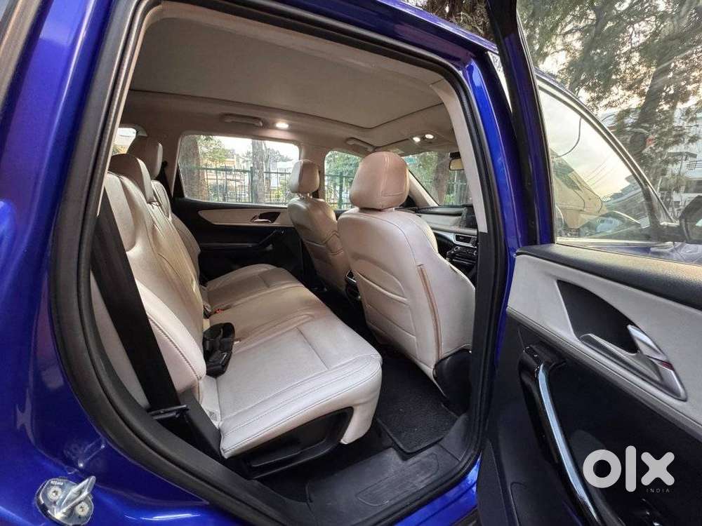 Mahindra Xuv700 2.0 Ax 7 Petrol At Str, 2021, Petrol