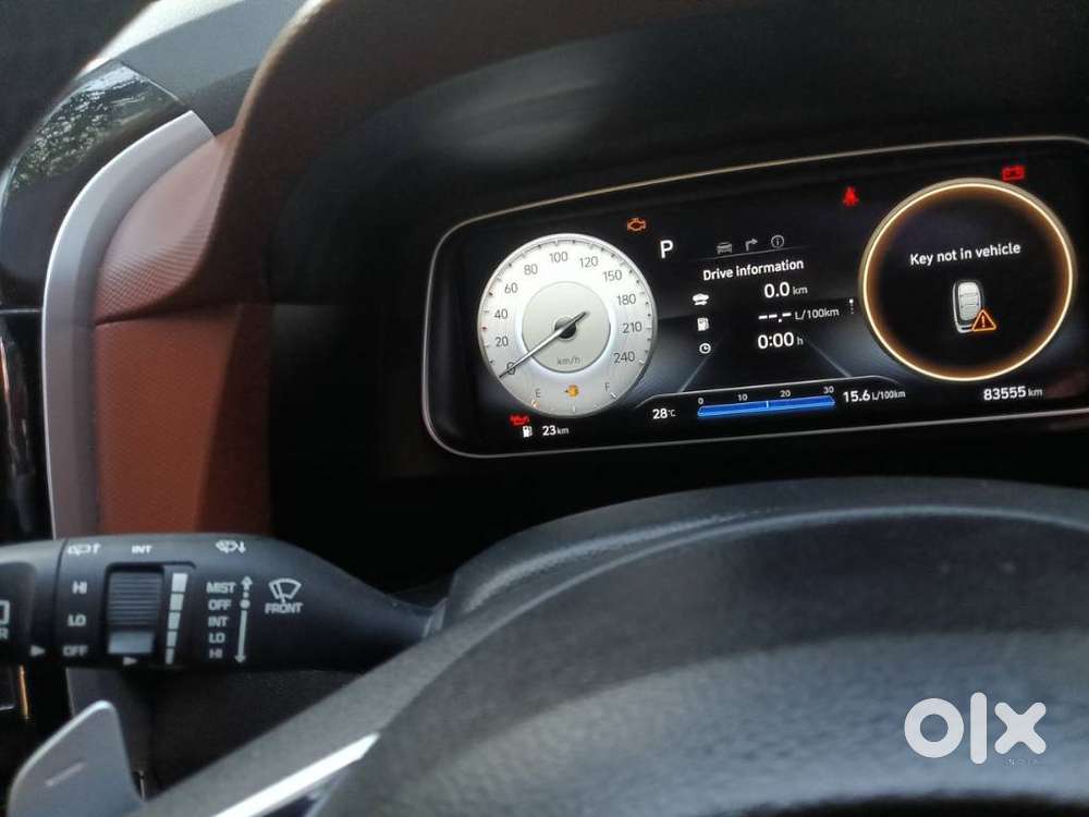 Hyundai Alcazar 2.0 Signature (o) Petrol At 7 Str, 2022, Petrol