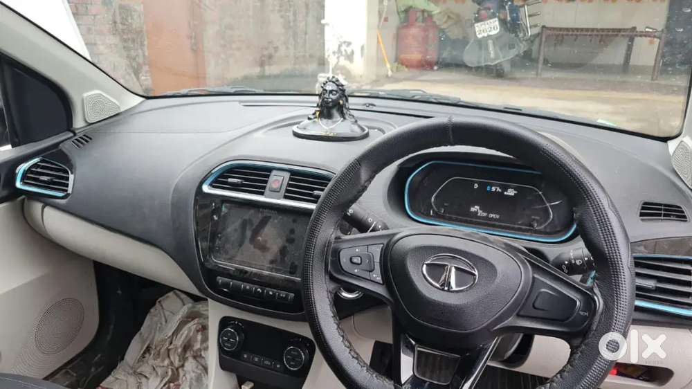 बेहद कम चली हुई नई जैसी Tata Tigor Ev (इलेक्ट्रिक कार)