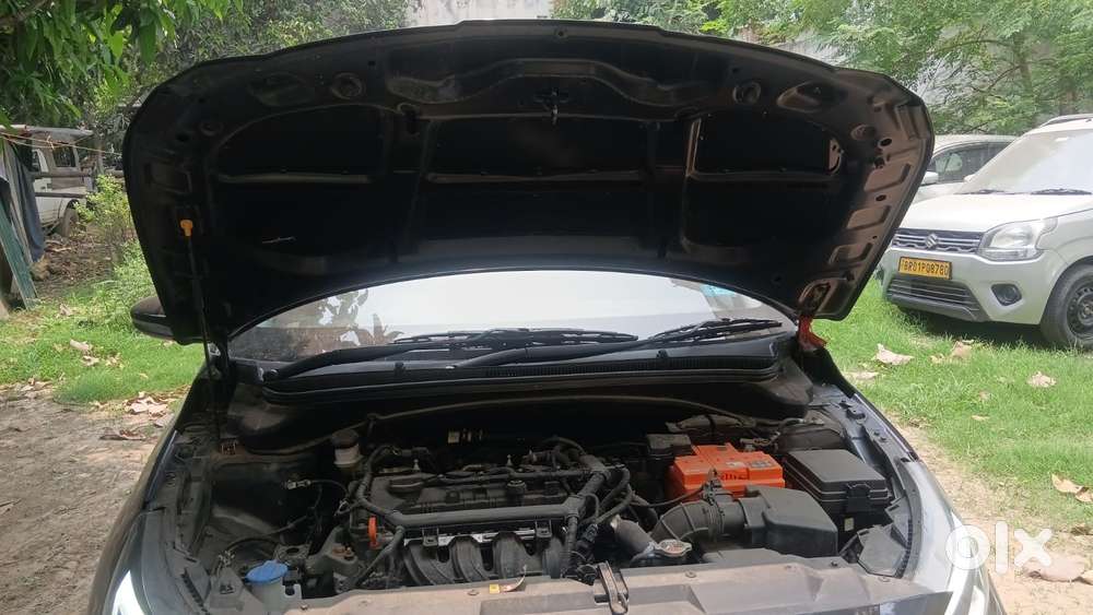 Hyundai New I20 1.5 Asta (o) Mt, 2023, Petrol