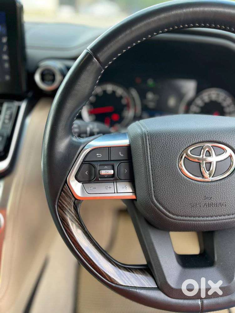 Toyota Land Cruiser Zx Petrol, 2024, Petrol