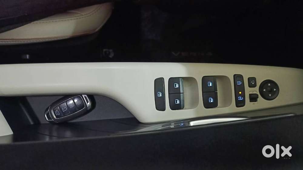 Hyundai Verna 1.5 Sx (o) Ivt, 2024, Petrol