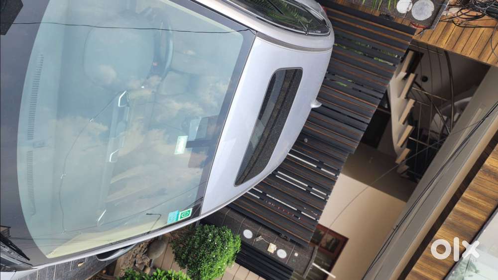 Automatic Top Model 2020. In Immaculate Condition 24000 Km Only Driv