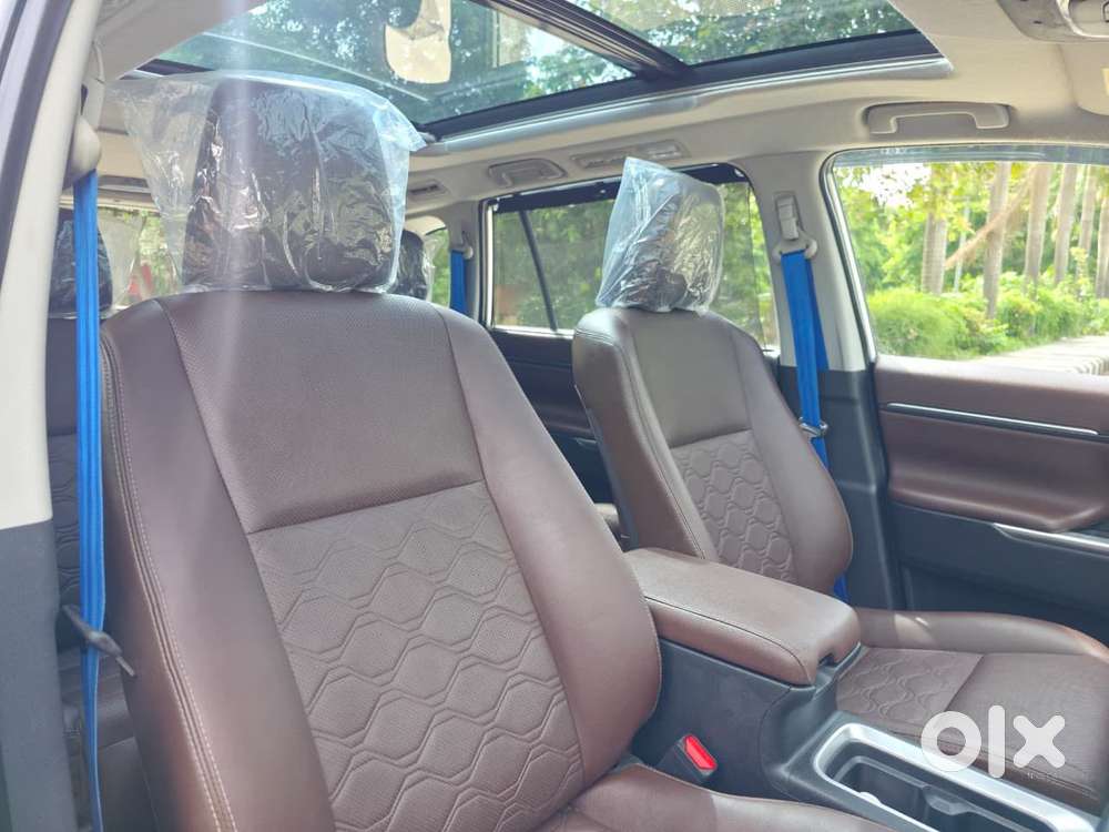 Toyota Innova Hycross 2.0 Zx (o) Hybrid 7 Str, 2024, Petrol