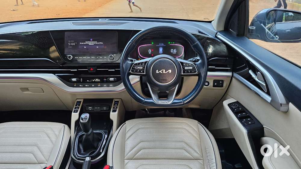 Kia Carens 1.5 Luxury Plus Diesel 6 Str, 2022, Diesel