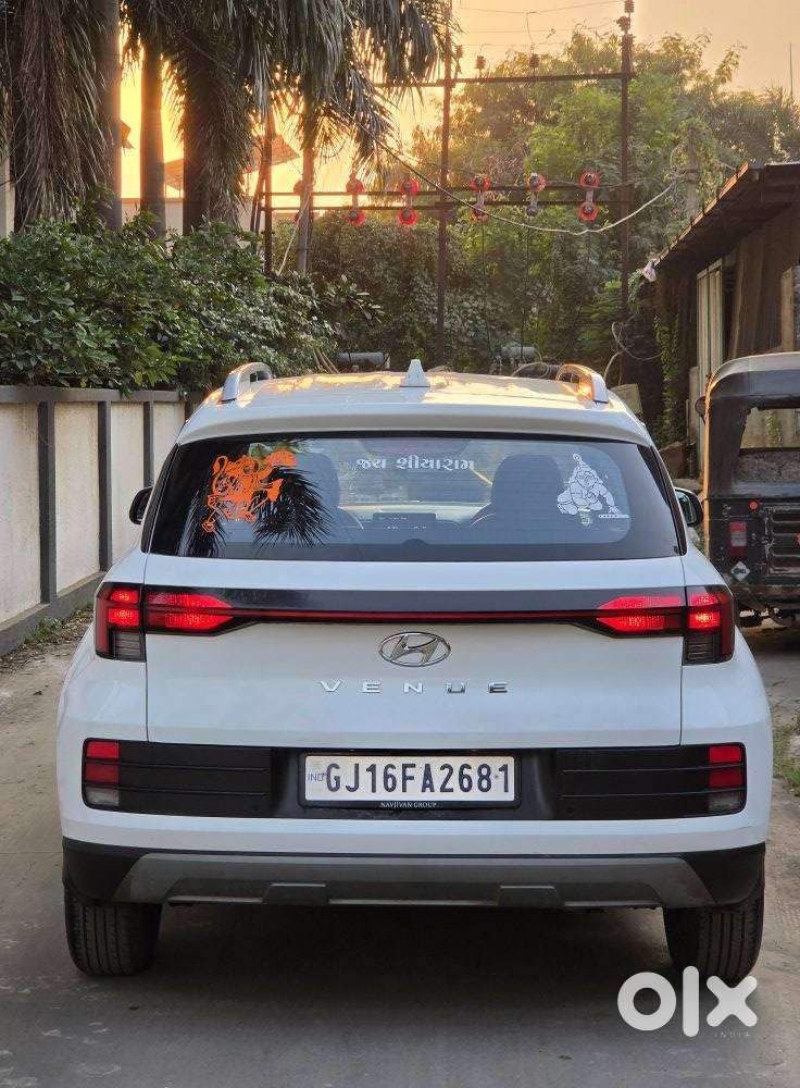 Hyundai Venue 1.2 S (o), 2025, Cng & Hybrids