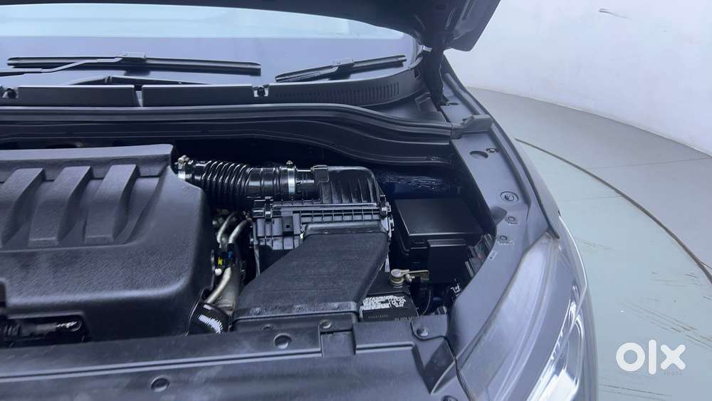 Mahindra Xuv700 2.0 Ax 7 Petrol At Str, 2022, Petrol