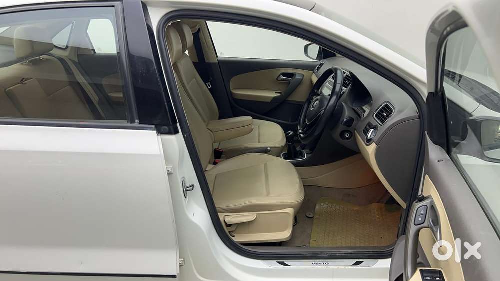 Volkswagen Vento Petrol Highline, 2015, Petrol
