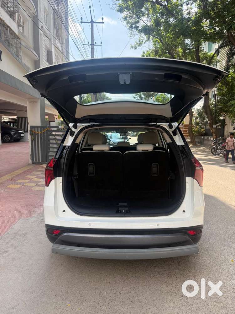 Mahindra Xuv700 2.2 Ax 7 Diesel At Luxury Pack Str, 2023, Diesel