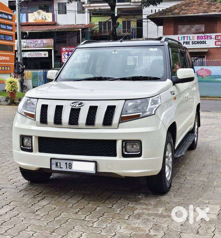 Mahindra Tuv 300 Mhawk100 T8 Amt, 2017, Diesel