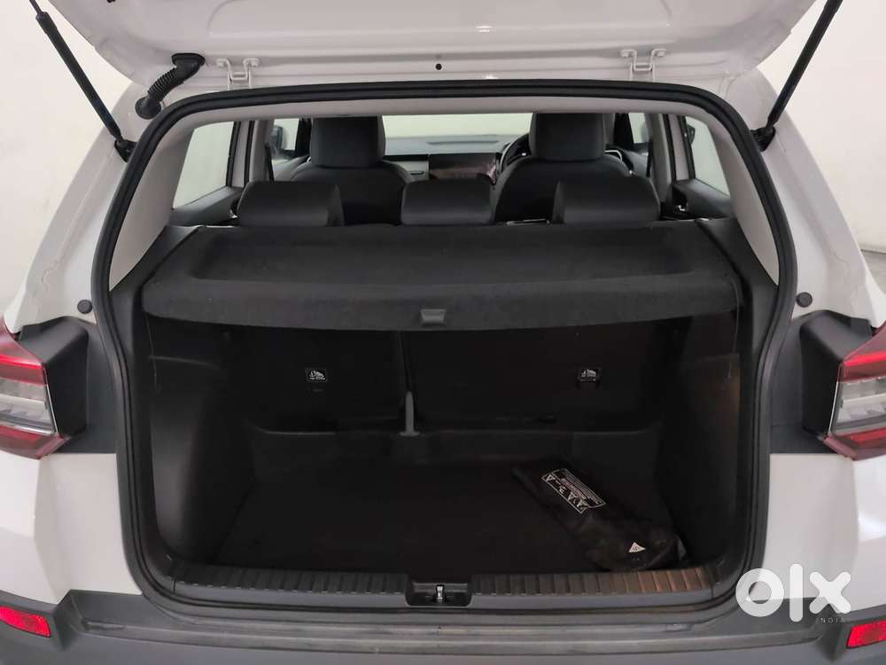 Skoda Kylaq Prestige At, 2025, Petrol