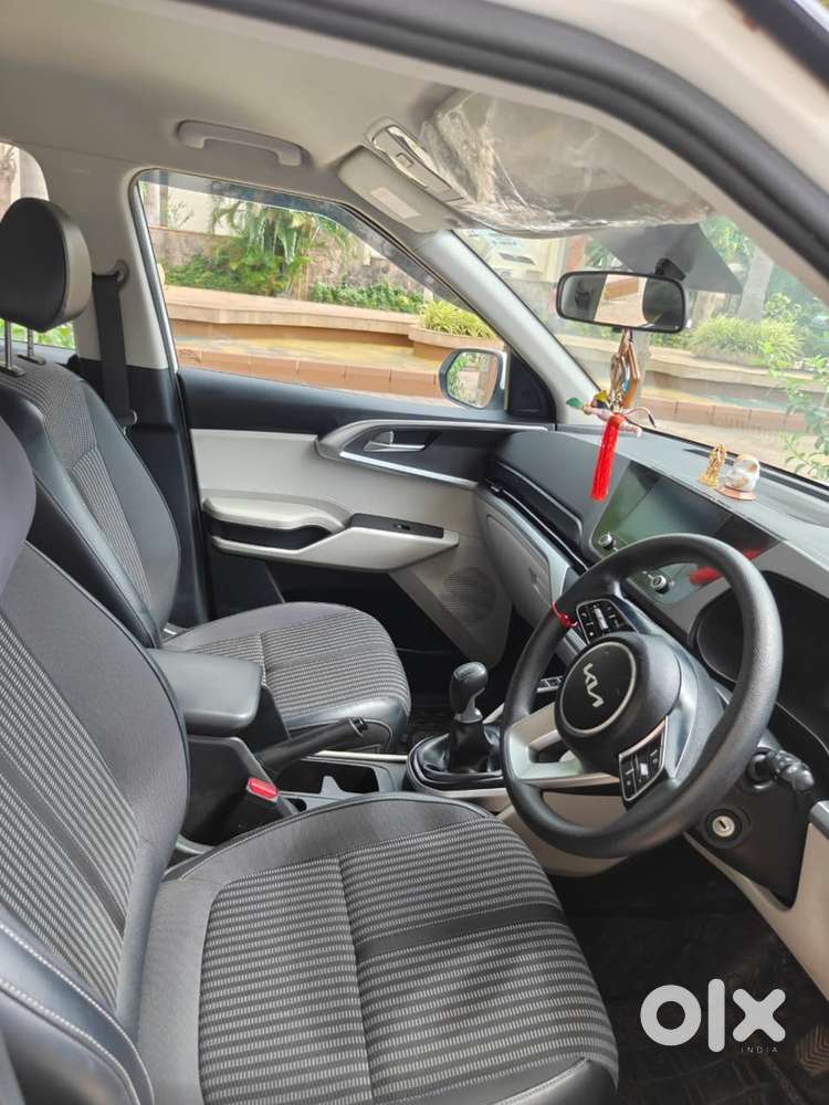 Kia Carens Prestige Imt 2023 Drives