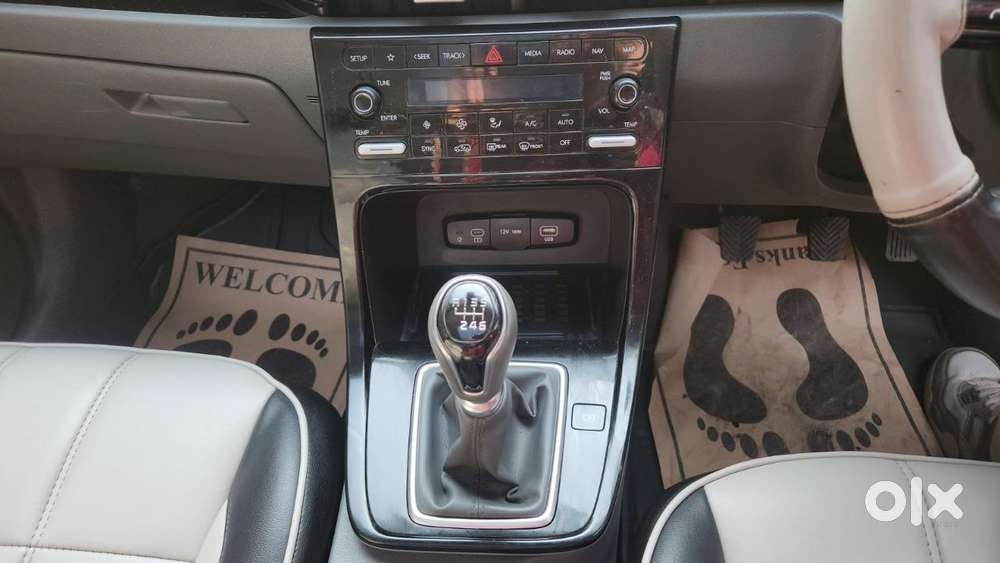 Hyundai Creta Sx Tech Mt, 2024, Petrol