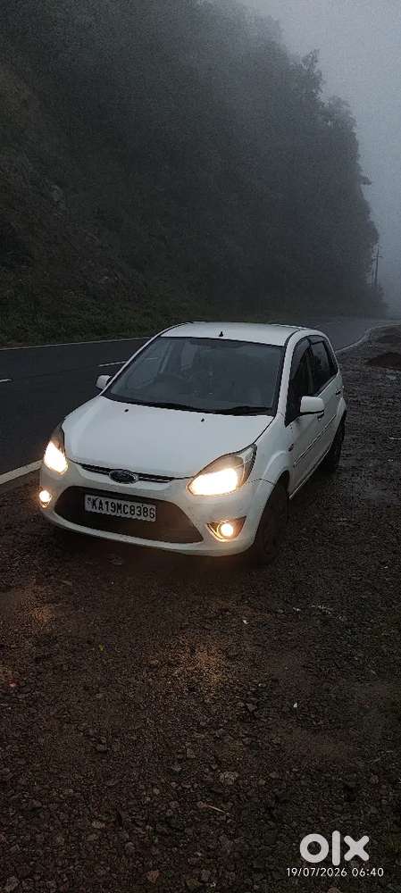 Ford Figo Petrol Zxi 2012