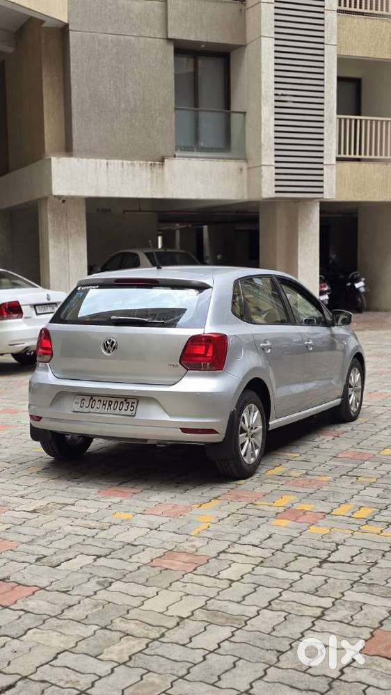 Volkswagen Polo Petrol Highline 1.6l, 2015, Diesel