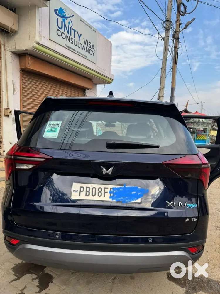 Mahindra Xuv700 Ax5 Jan 2023 Diesel 18500 Km Driven With Big Sunroof