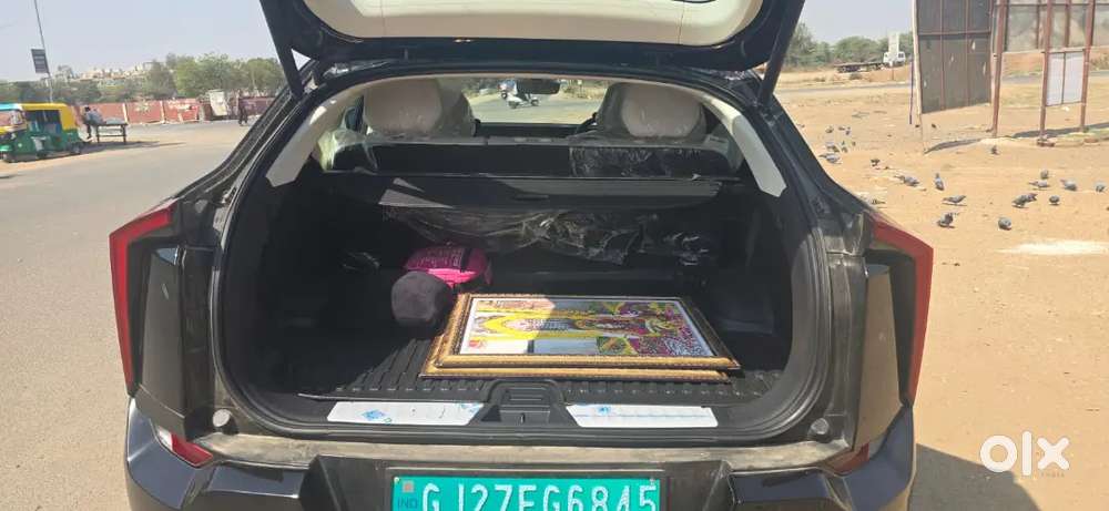 Mahindra Xev 9e 2025 Big 11.3 Kw Charger Electric Well Maintained