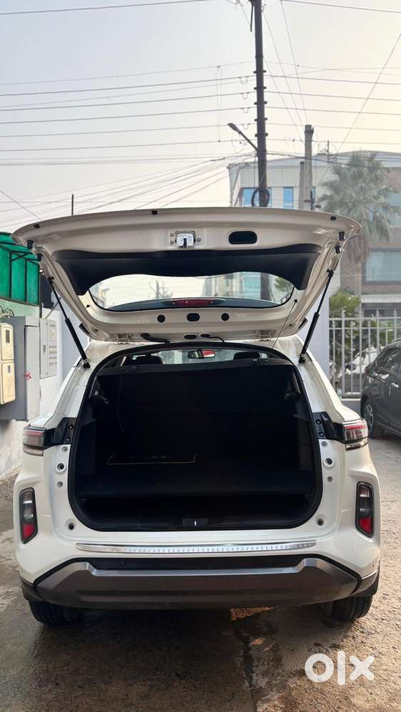 Maruti Suzuki Grand Vitara 1.5 Zeta Plus Intelligent Hybrid Ecvt, 20..