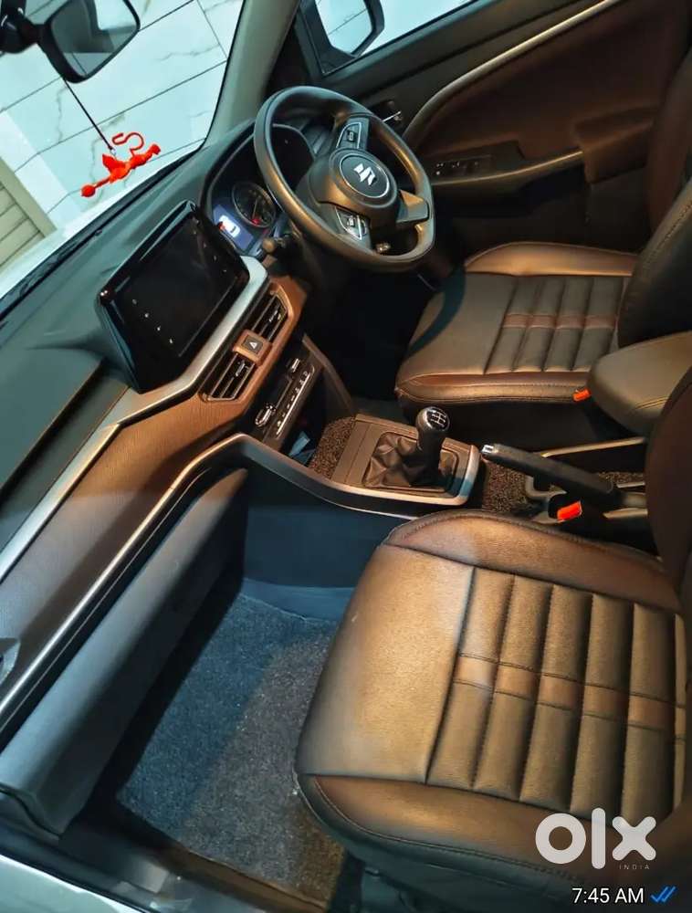 Maruti Suzuki Brezza Smart Hi-brid 2022,petrol,sunroof,push Button Sta