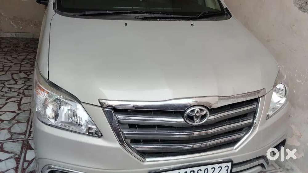 Toyota Innova 2015