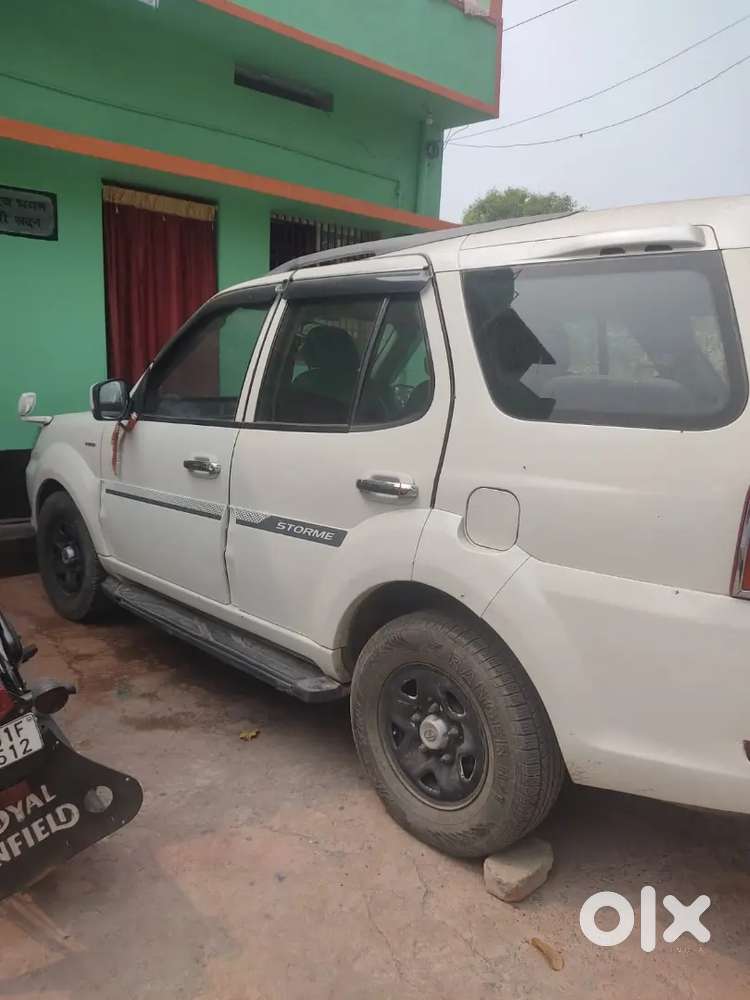 Tata Safari Storme 2017