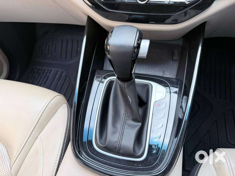 Mg Hector Plus Sharp Pro 1.5 Turbo Petrol Cvt 7 Str, 2024, Petrol