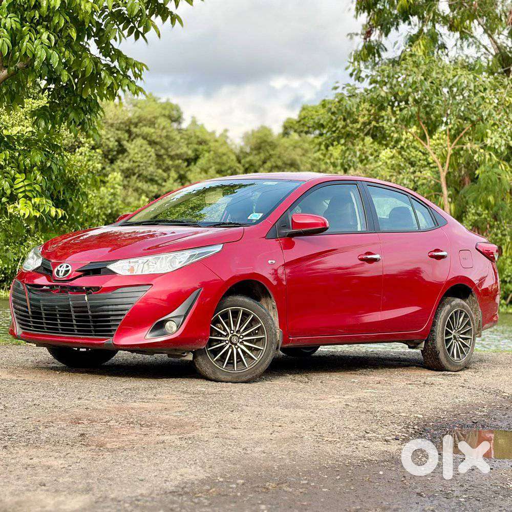 Toyota Yaris J Cvt, 2018, Petrol