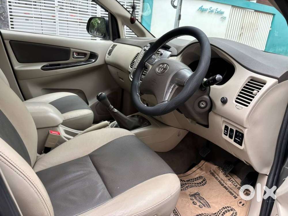 Toyota Innova 2.5 Zx 7 Str Bs-iv, 2015, Diesel