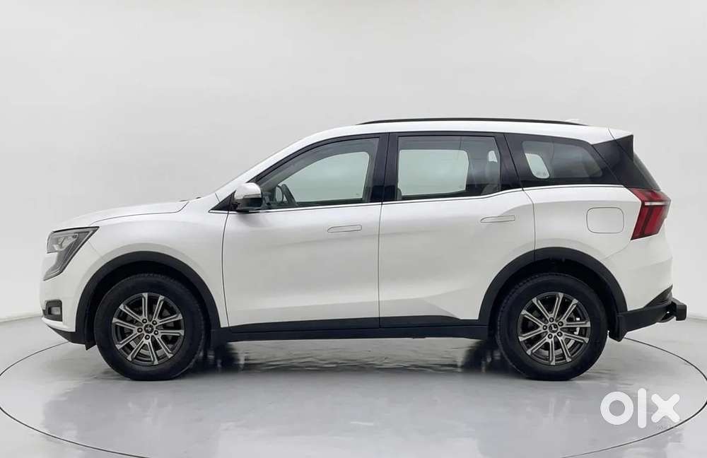 Mahindra Xuv700 2.0 Ax 7 Petrol At Str, 2025, Petrol