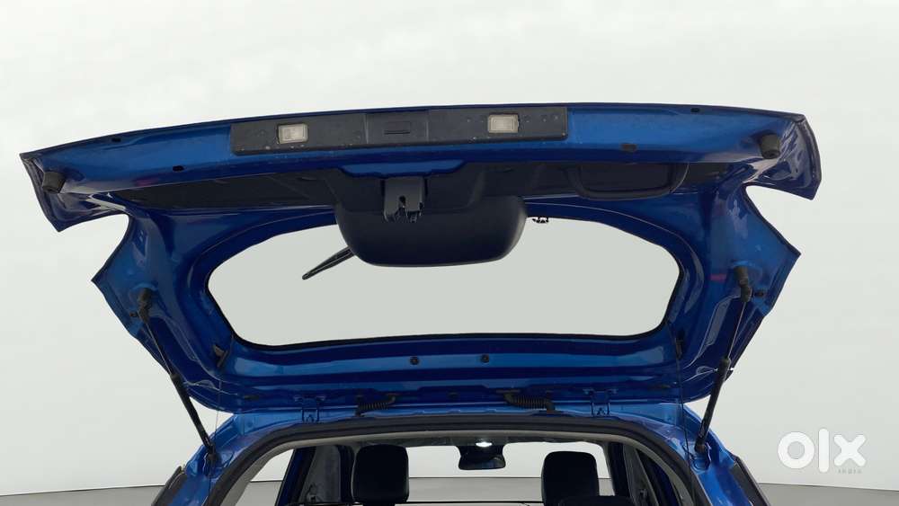 Tata Punch 1.2 Revotron Creative Amt Dual Tone, 2022, Petrol