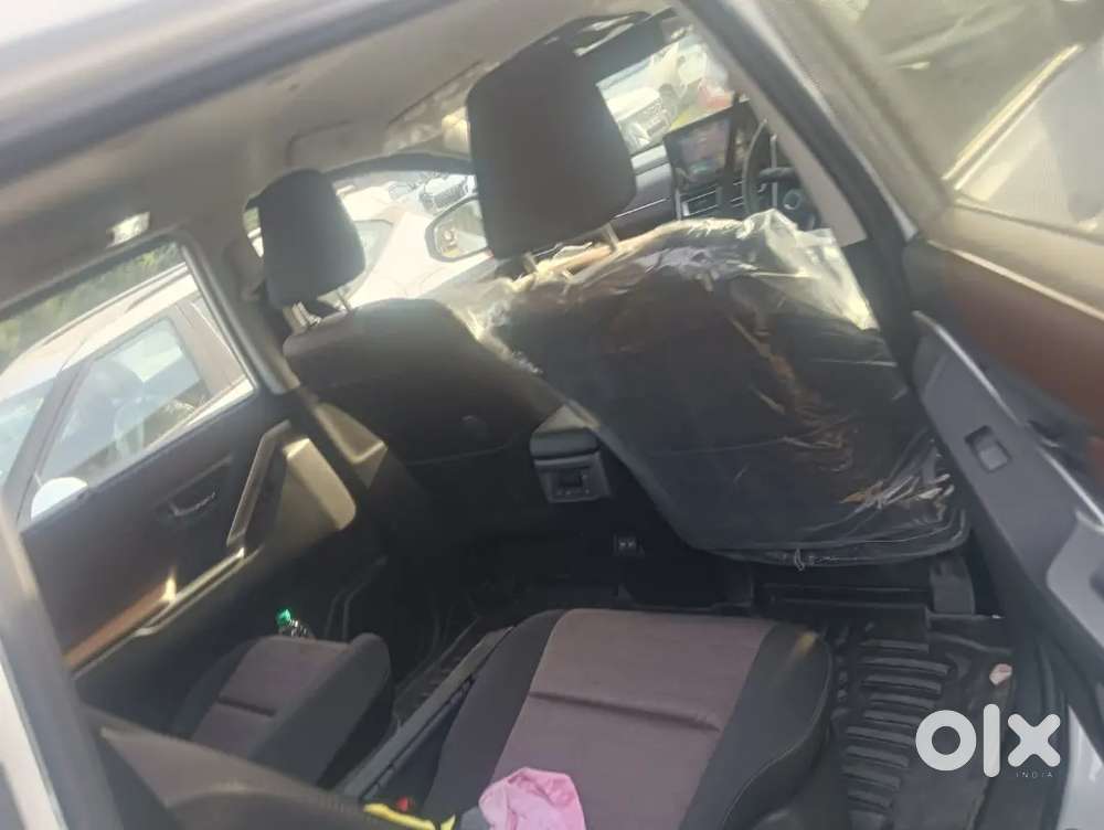 Toyota Innova Hycross 2025 Petrol 2000 Km Driven