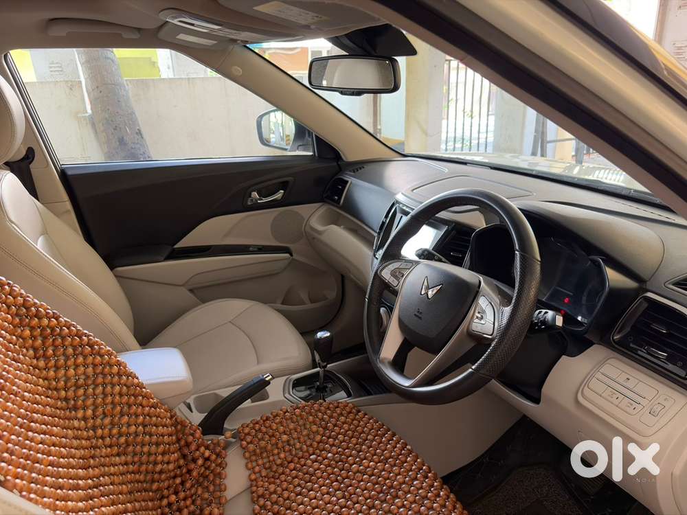 Mahindra Xuv300 2023 Diesel Automatic Year