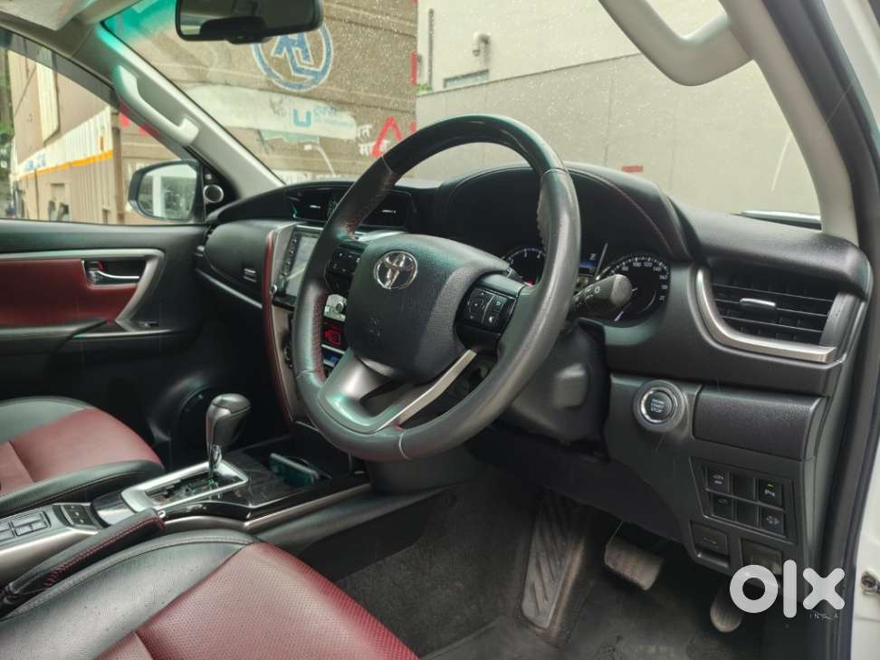 Toyota Fortuner Legender 4x4 At 2.8, 2025