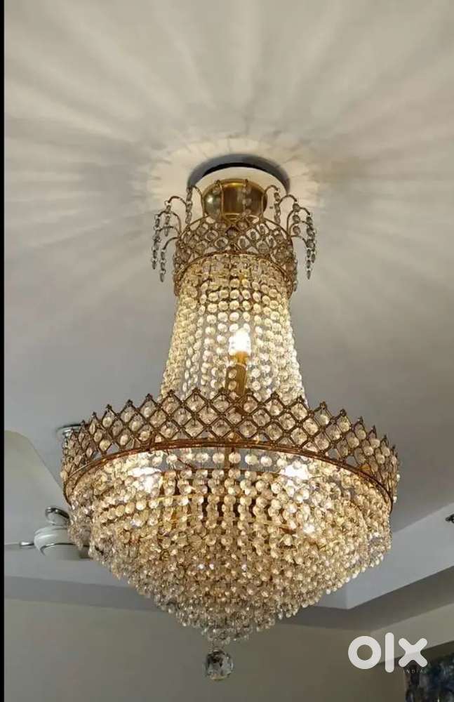 Chandelier Light (Good Condition)
