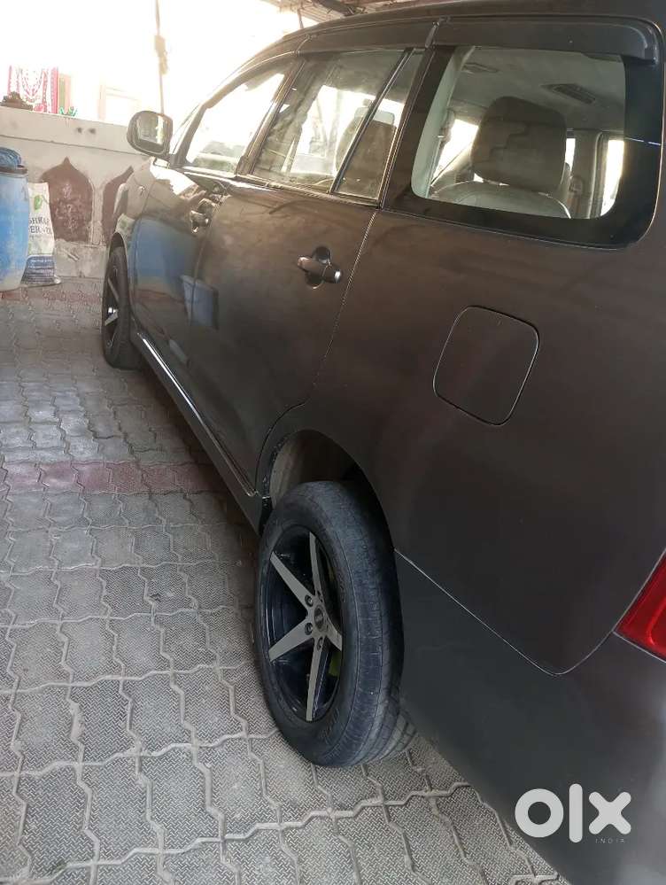 Toyota Innova 2012 Diesel 113652 Km Driven..