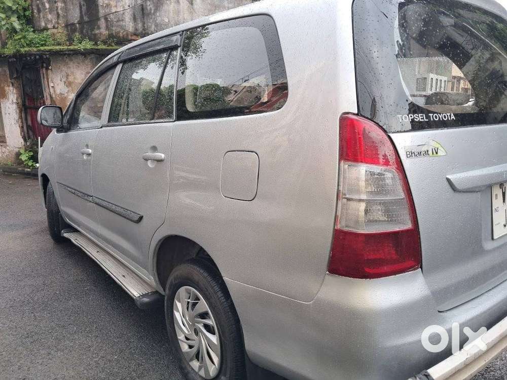 Toyota Innova 2.5 G (diesel) 8 Seater Bs Iv, 2016