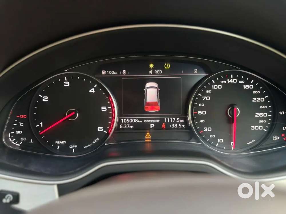 Black Colour Audi Q7 Technology