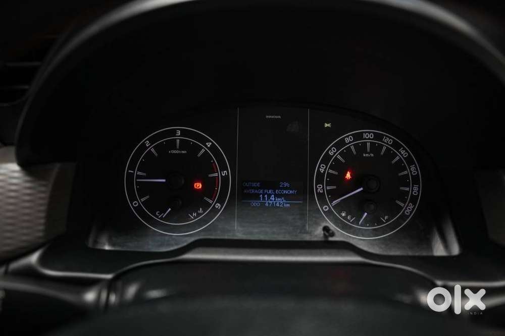 Toyota Innova Crysta 2.4 G Plus Mt 8 Str, 2024, Diesel