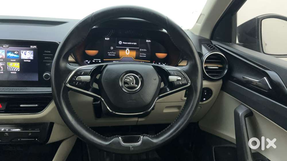 Skoda Slavia Style 1.0l Tsi Mt, 2023, Petrol