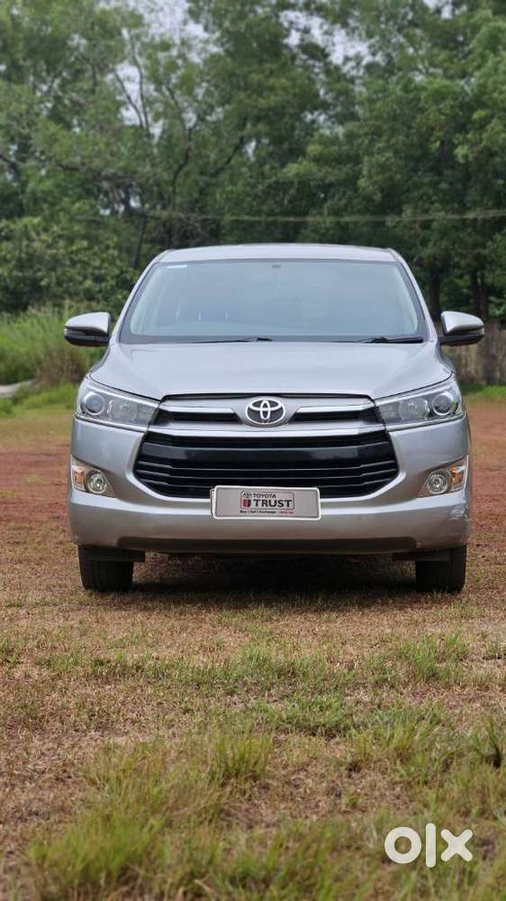 Toyota Innova Crysta 2.7v Mt, 2017, Diesel