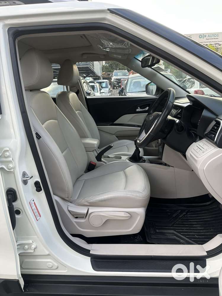 Mahindra Xuv300 W8 Option, 2019, Petrol