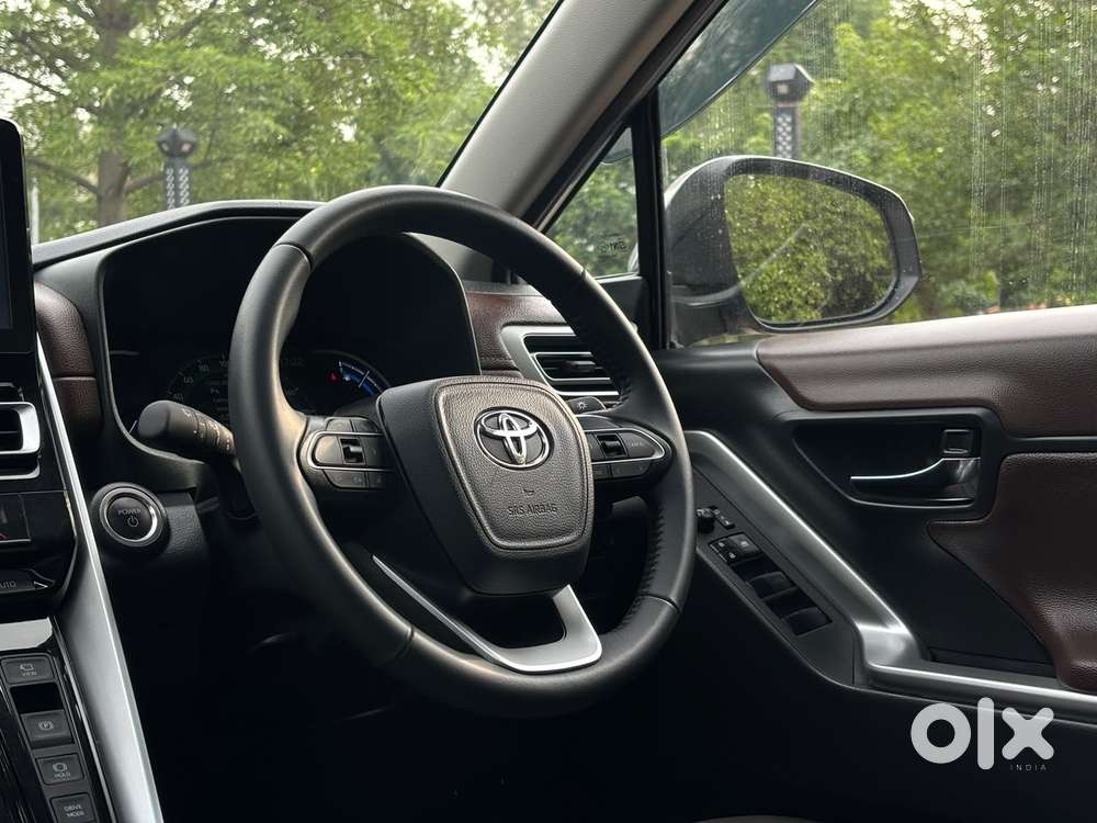 Toyota Innova Hycross 2.0 Vx (o) Hybrid 7 Str, 2026, Petrol