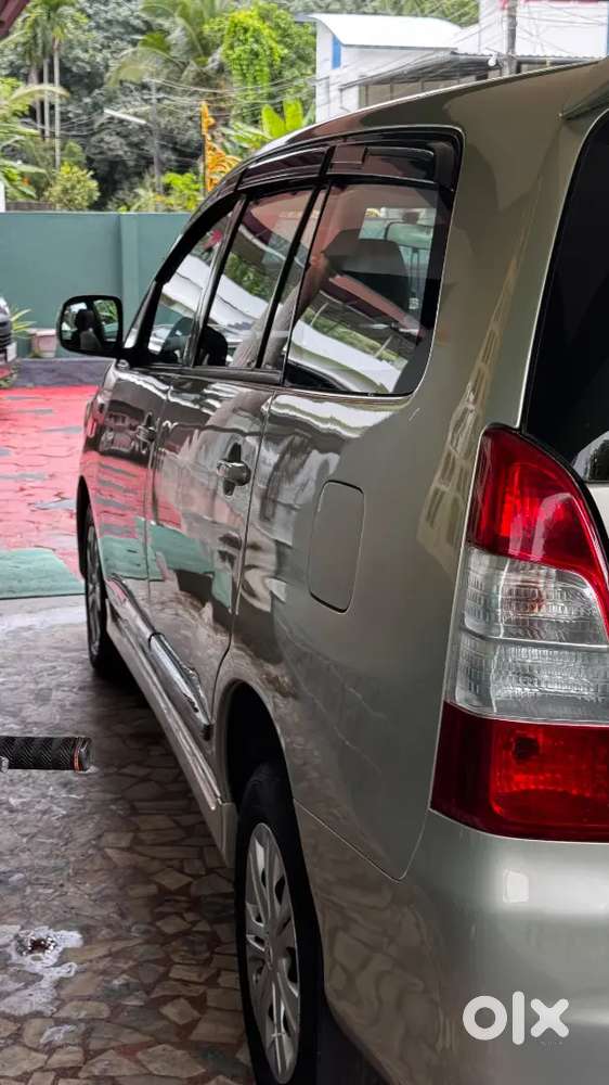 Toyota Innova Diesel 2015  Modal11600 Km Driven