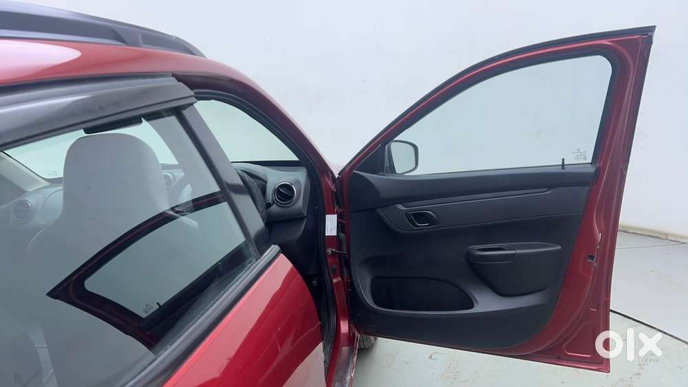 Renault Kwid 2019-ongoing 1.0 Rxt Amt (o), 2017, Petrol
